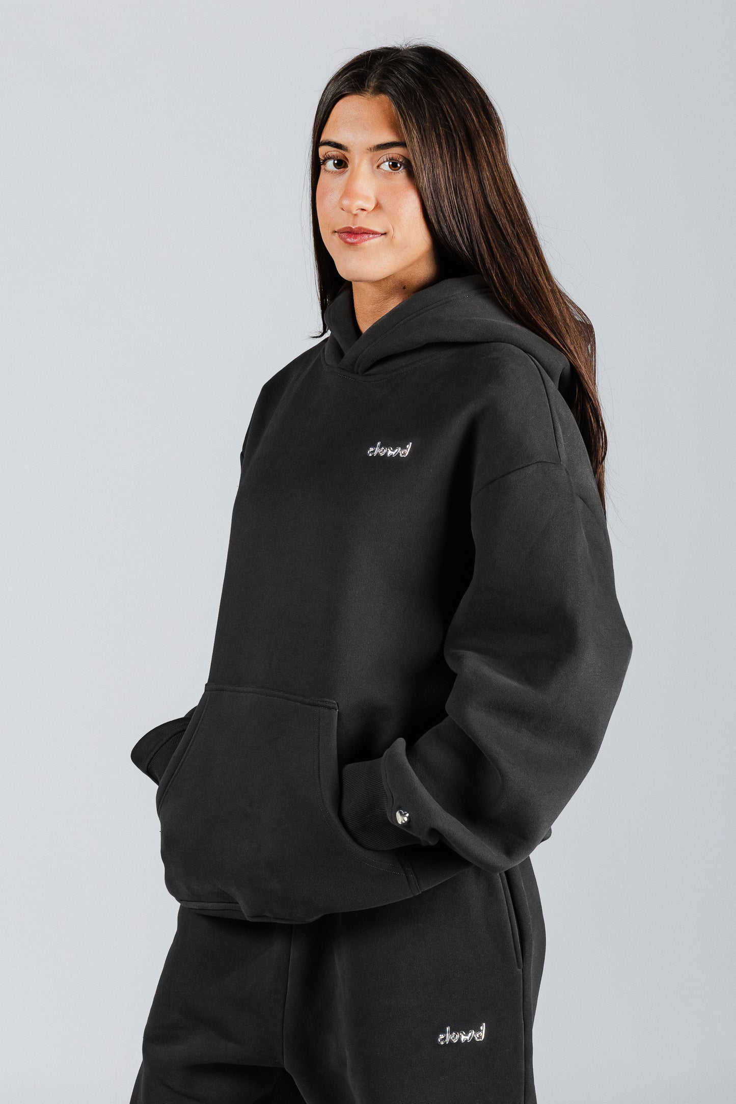 size: Mariah is 5'7 wearing size L | color: Midnight