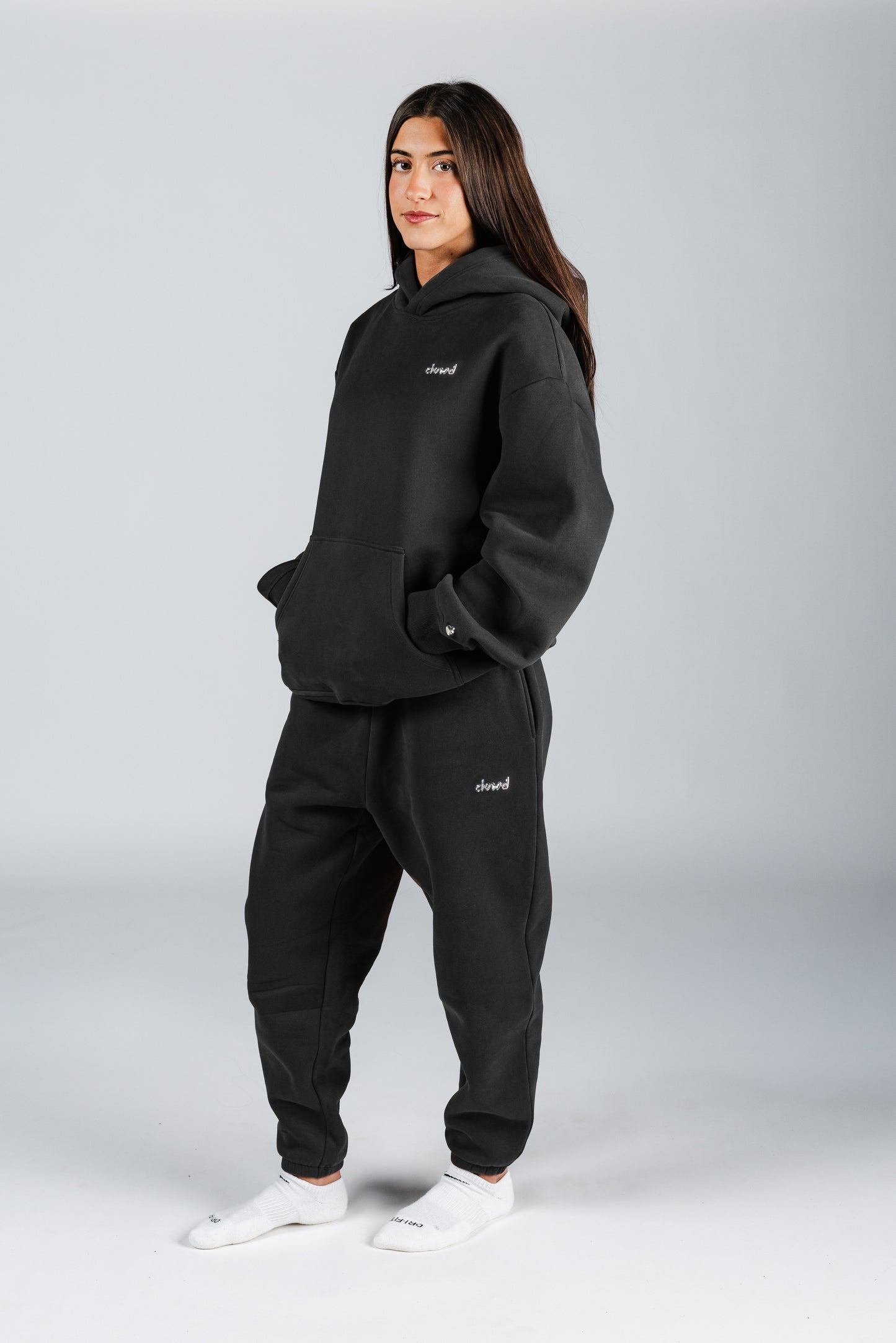 size: Mariah is 5'7 wearing size L | color: Midnight