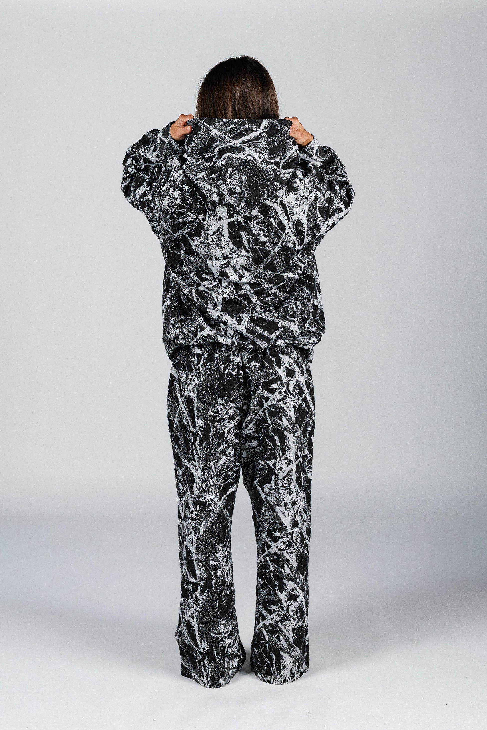 size: Mariah is 5'7 wearing size L  | color: Midnight Woods