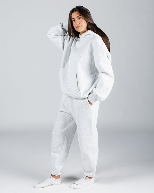 size: Mariah is 5'7 wearing size L | color: Heather Grey