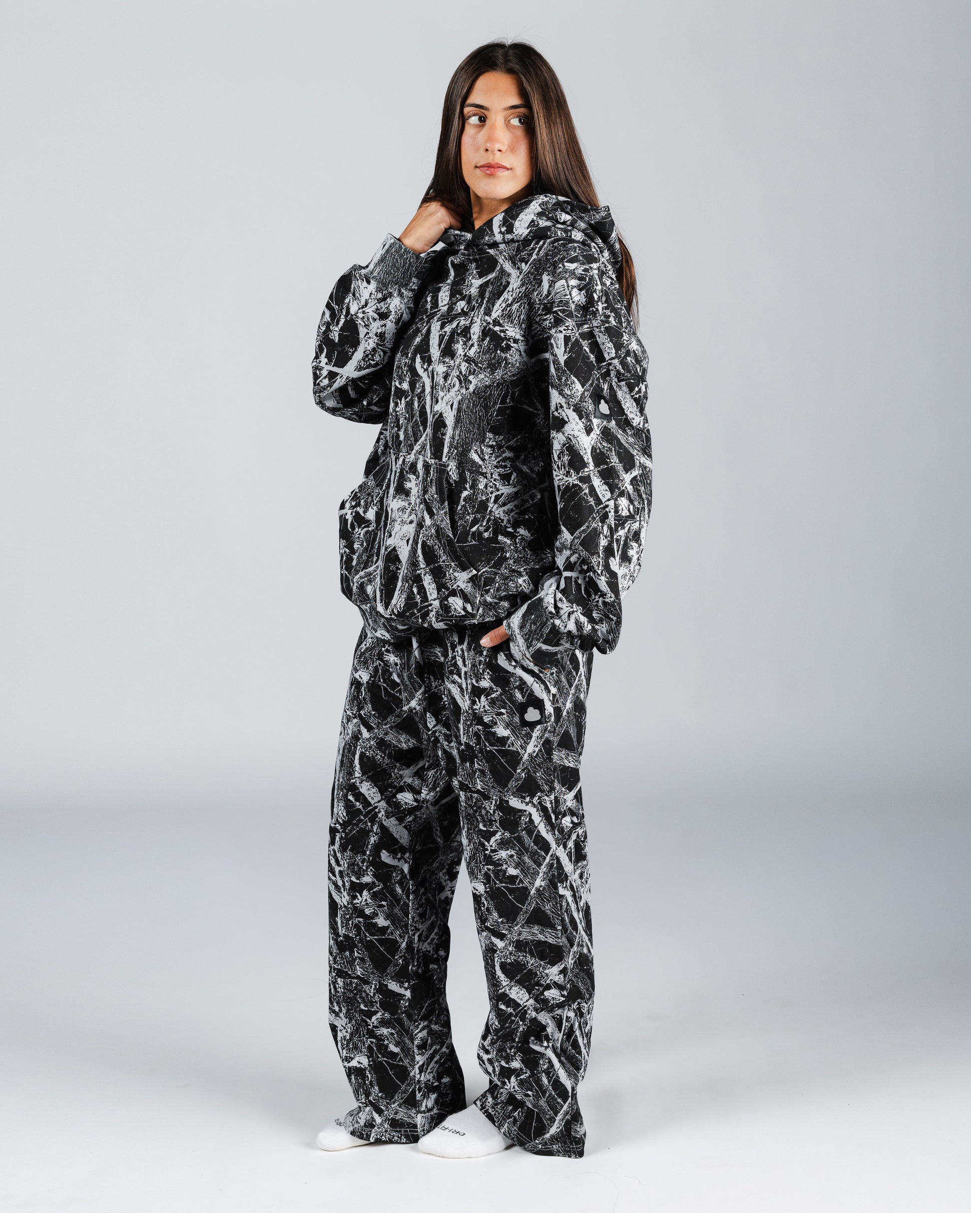 size: Mariah is 5'7 wearing size L | color: Midnight Woods